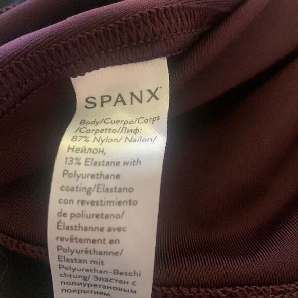 Spanx Faux Leather Leggings in wine, size Small - Picture 8 of 8